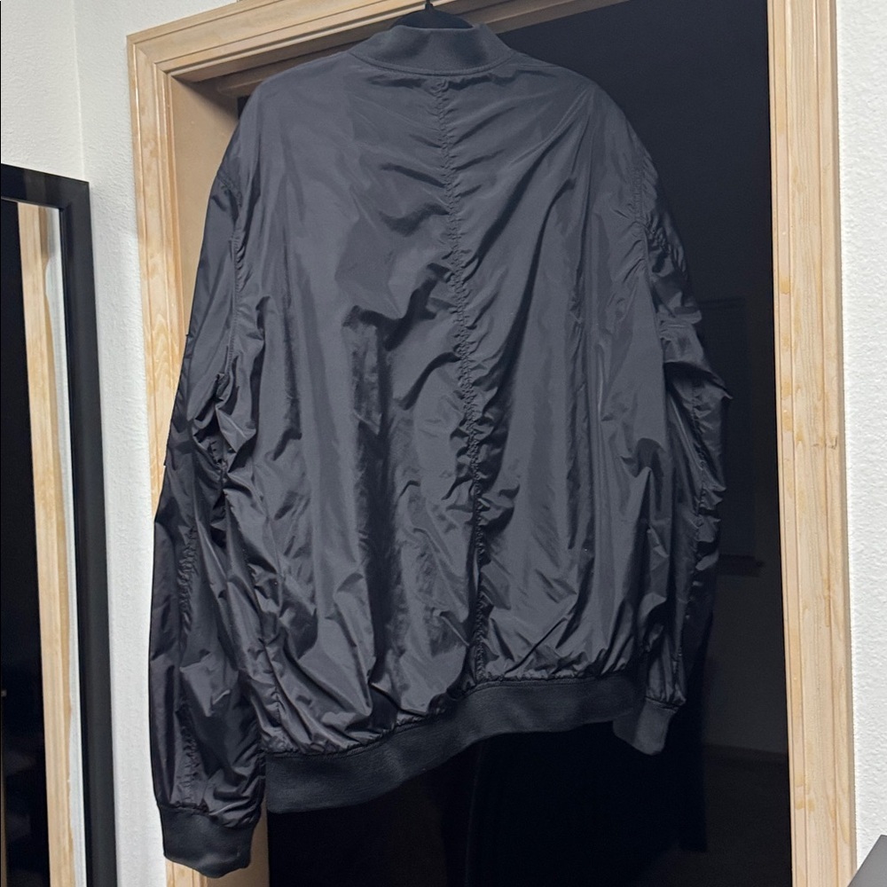 H&M Men's Black Bomber Jacket - Picture 4 of 5